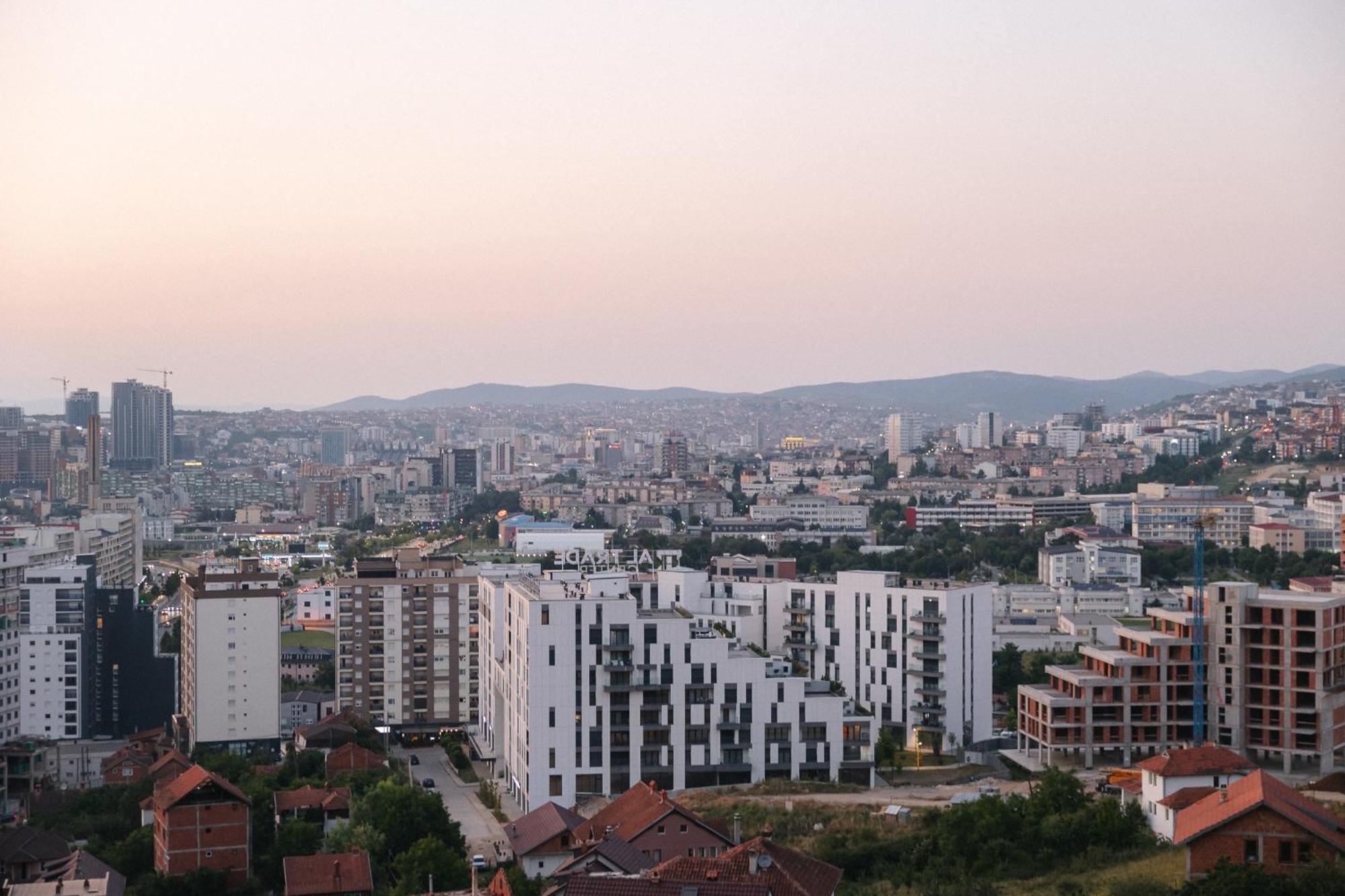 Etern Apart Hotel Prisztina Zewnętrze zdjęcie